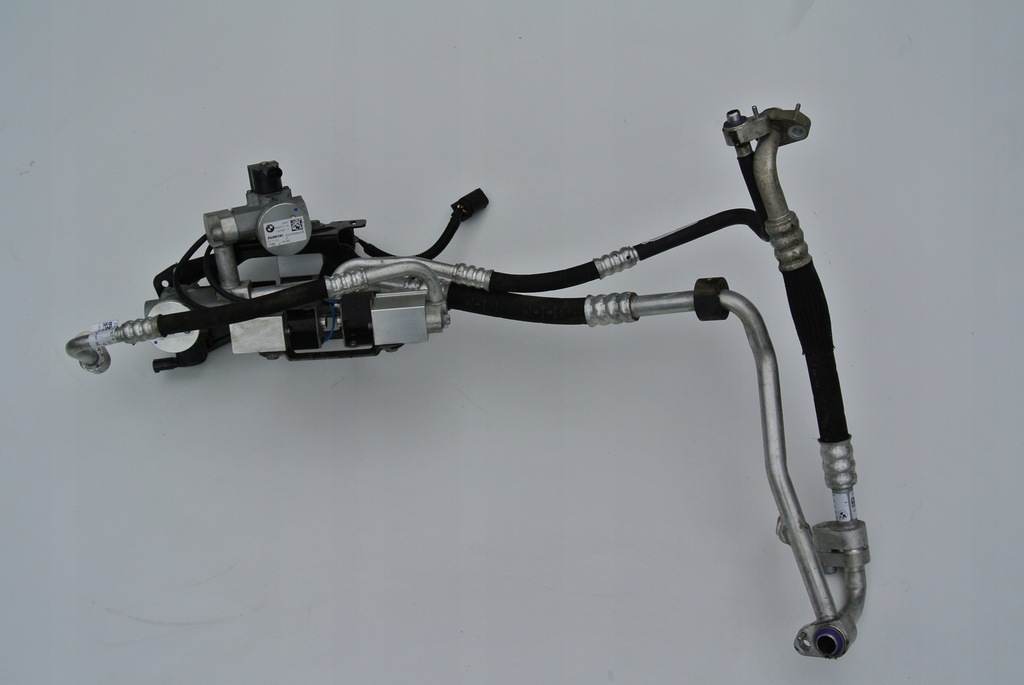 фото №1, Bmw i3 провода кондиционера клапаны