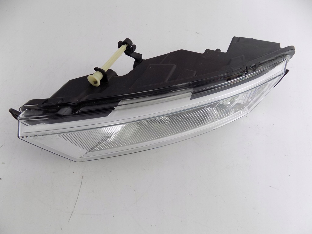 фото №2, Противотуманная фара skoda rapid lift 5ja