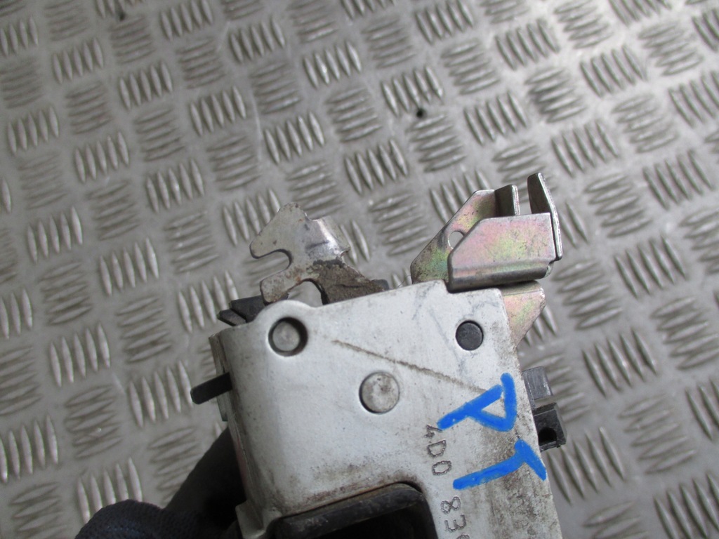 фото №6, Замок правый задняя audi a8 94-99r 4d0839016d