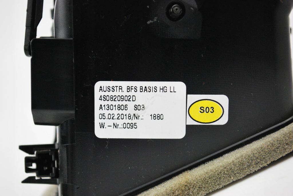 фото №3, Решітка обдув права audi r8 4s0820902d