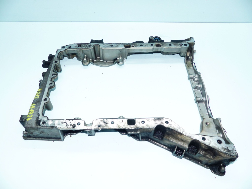 фото №1, Mercedes w212 w204 cls c218 2.2 cdi основание картера