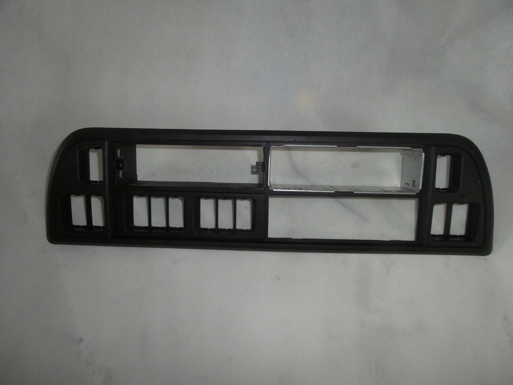 фото №1, Панель рамка перемикачів радіо daf xf 106 euro 6