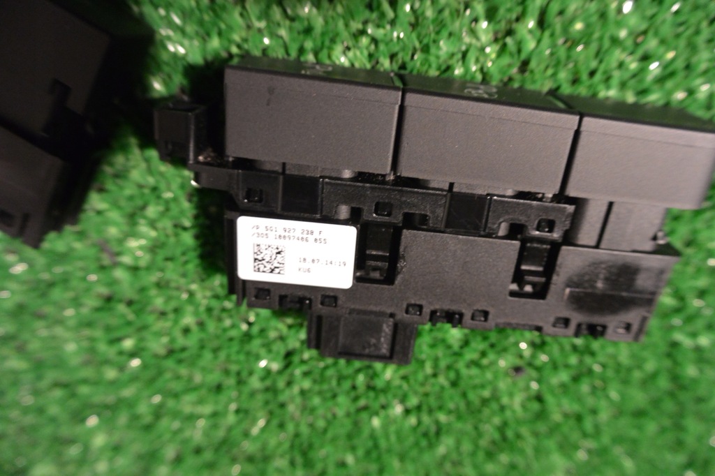 фото №8, Vw golf vii 7 кнопка ручного домкрата pdc kpl