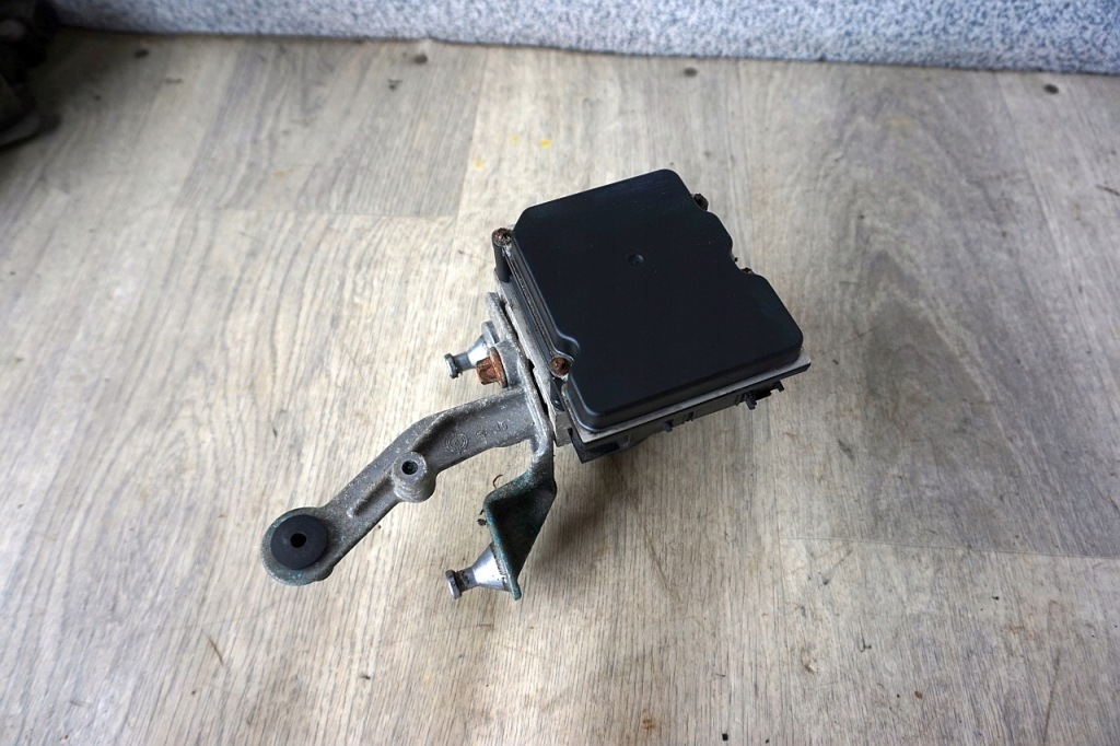 фото №1, Mercedes w169 насос abs 0064316312 0265230373