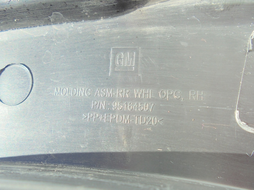 фото №7, Opel mokka молдинг крыла правый задняя 95164507 12-
