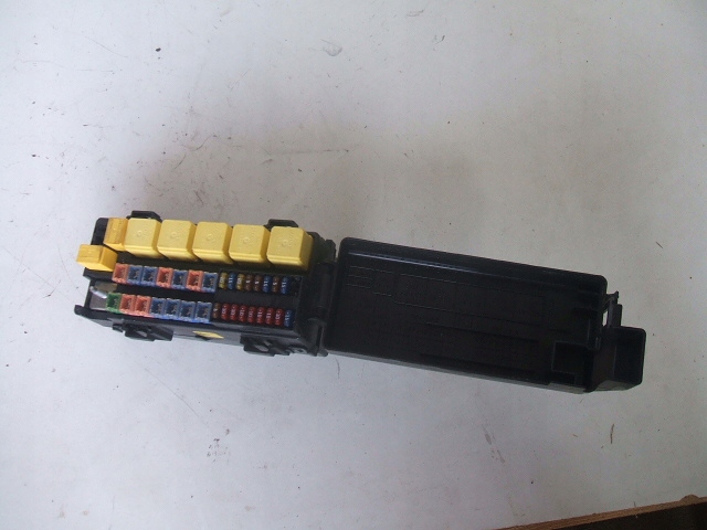 фото №1, Jaguar s-type 98- коробка корпус запобіжників