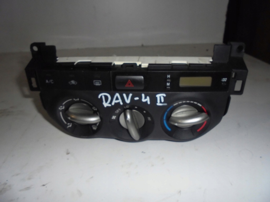 фото №1, Панель обдув кондиционера toyota rav 4 ii fl