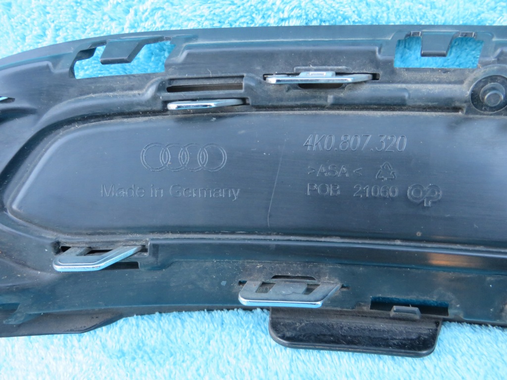 фото №3, Audi a6 c8 4k0 заглушка правая бампер задняя s line