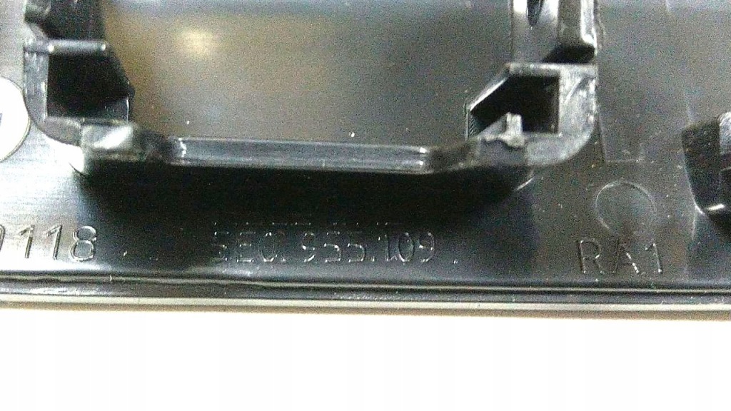 фото №3, Заглушка распылителя левая skoda octavia iii 2013-