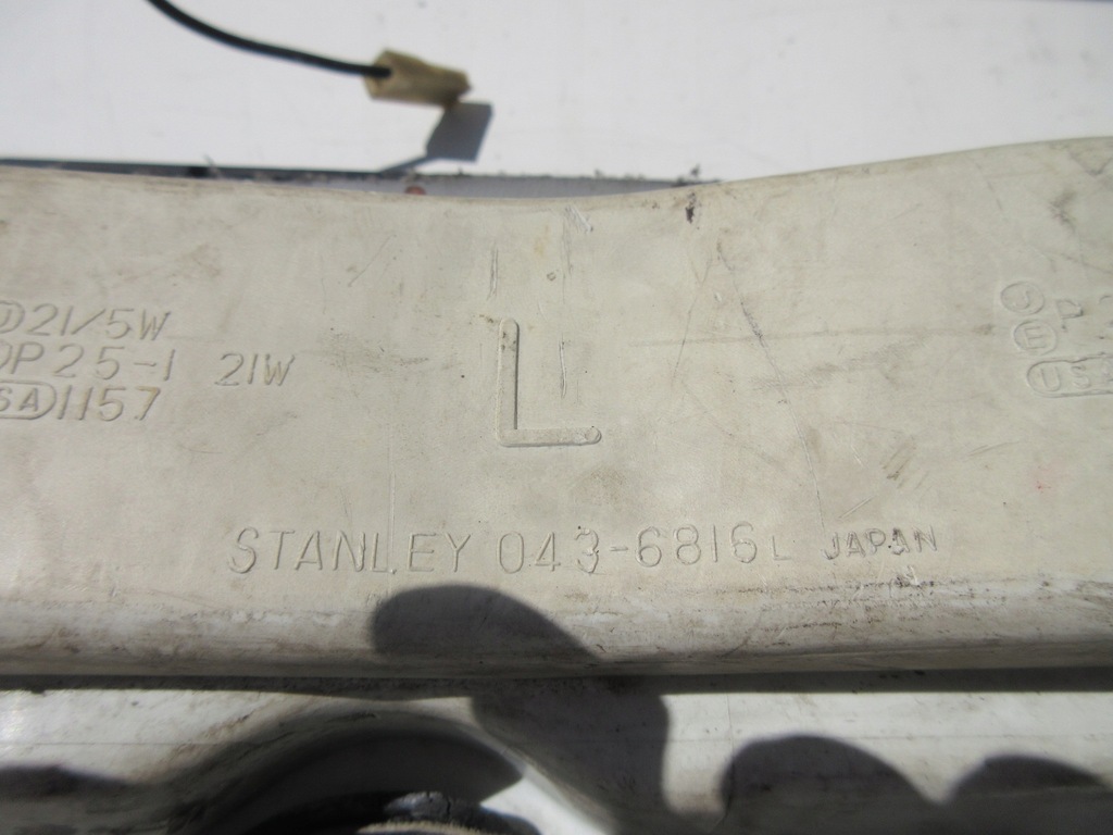 фото №8, Лампа задняя левая mazda 323 bd 043-6818l 1980-82