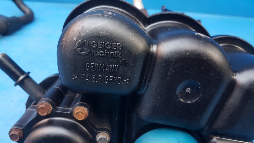 фото №12, Porsche оригинальный номер 98710604702 расширительный