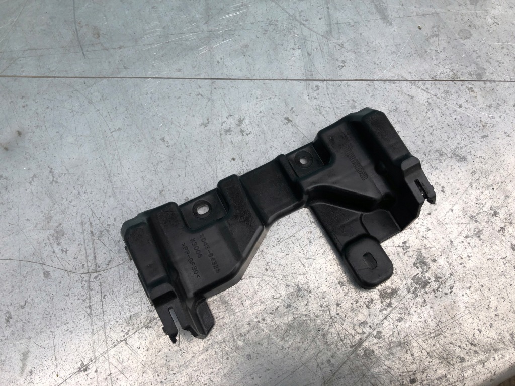 Купити Mazda cx-5 2,5 b напрямна бампера кронштейн