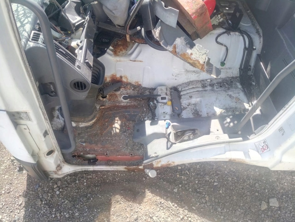 фото №1, Порог левый четверть кабины mercedes atego