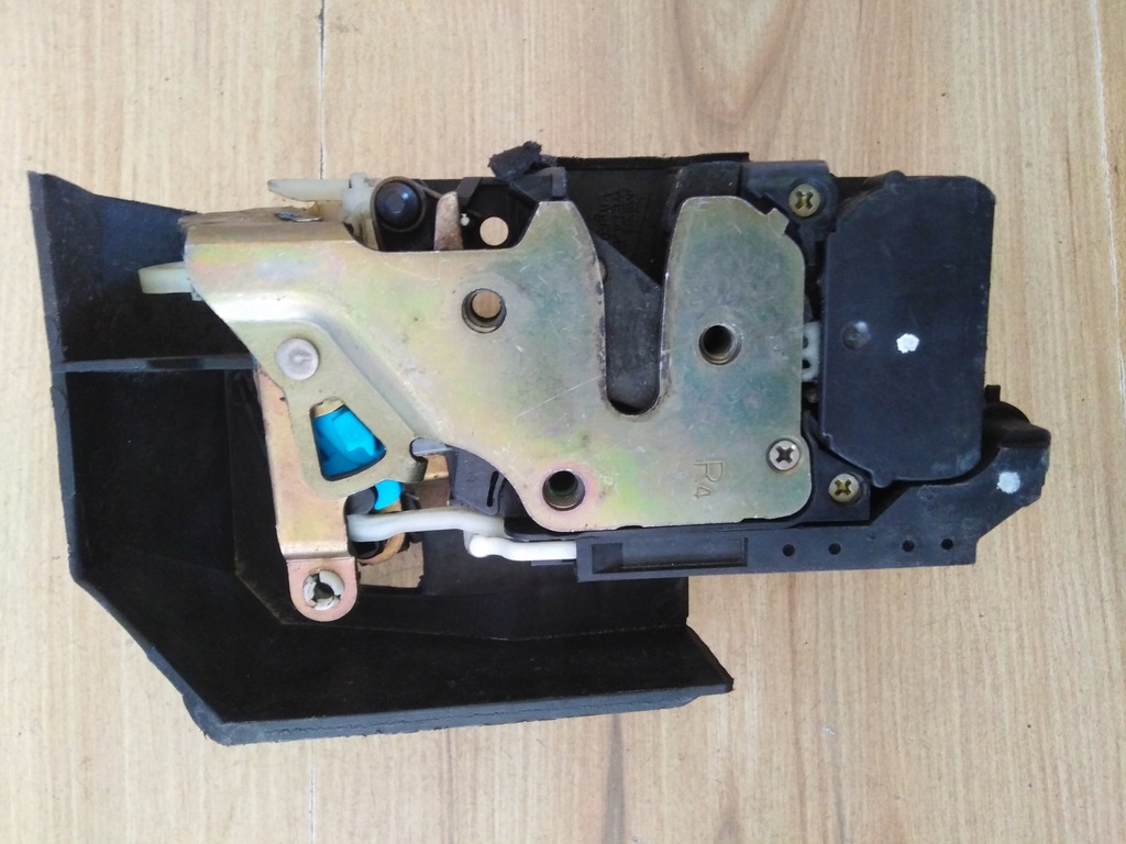 фото №3, Alfa romeo 156 замок дверь правый перед 557