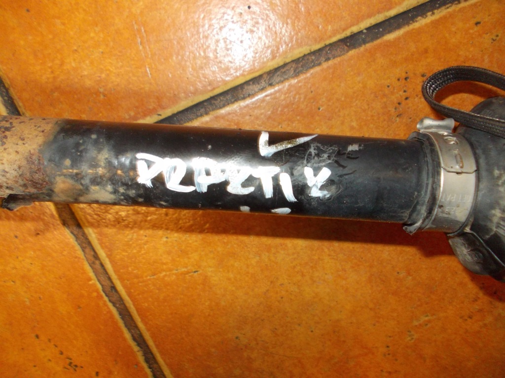 Приводной вал левая перед skoda praktik 1.2 bzg Оригинал