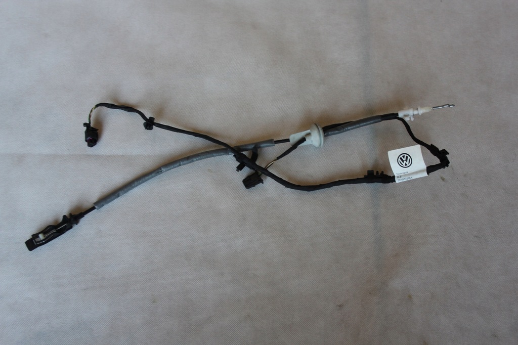 фото №1, Трос замка дверь задняя правый vw atlas 3cn972296a