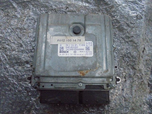 Купити Бортовий комп'ютер двигуна mercedes ml w164 a6421501478