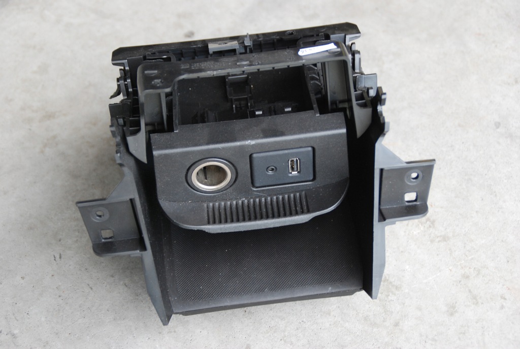 фото №1, Zafira c полиця роз'єм прикурювача 15r