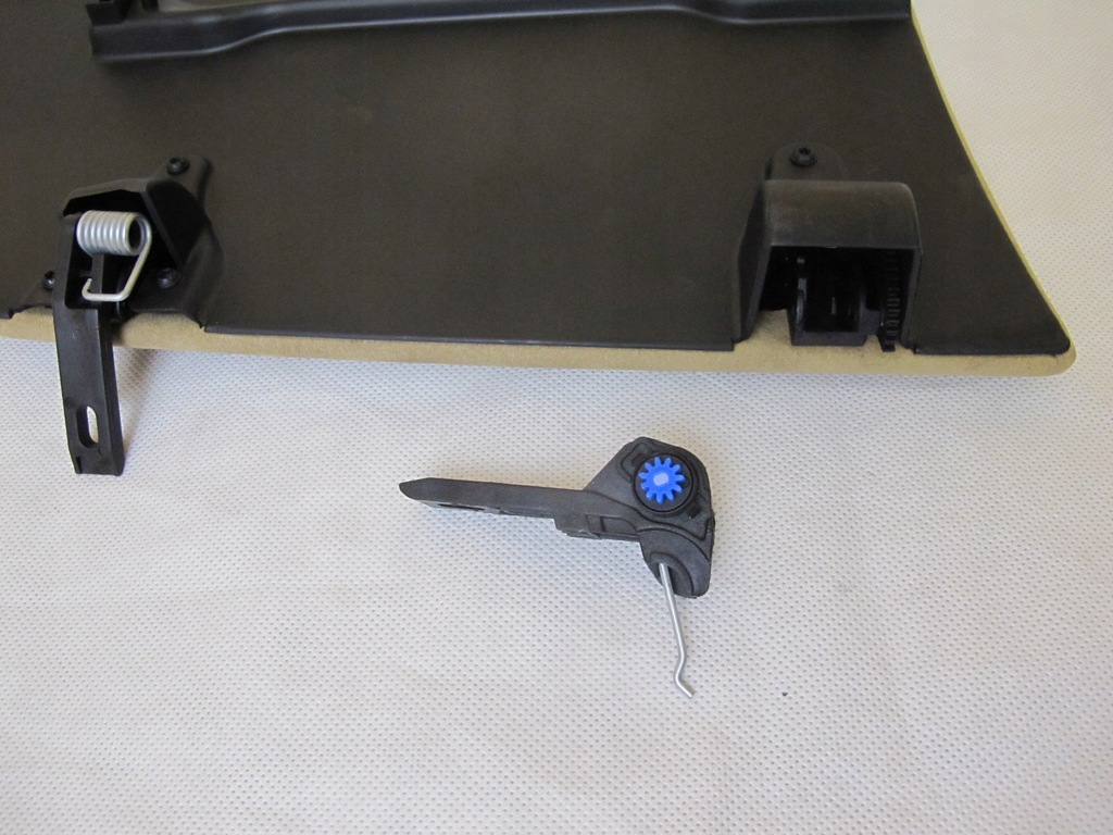 фото №10, Крышка крышка бардачка панели fiat ulysse бежевая