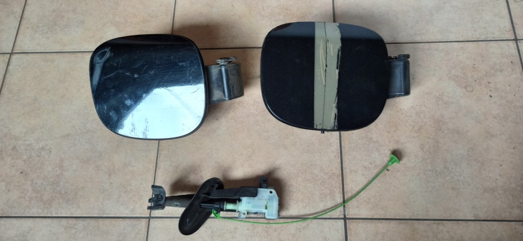 фото №1, Volvo s60 ii v60 петля крышка заливной топлива 2010-