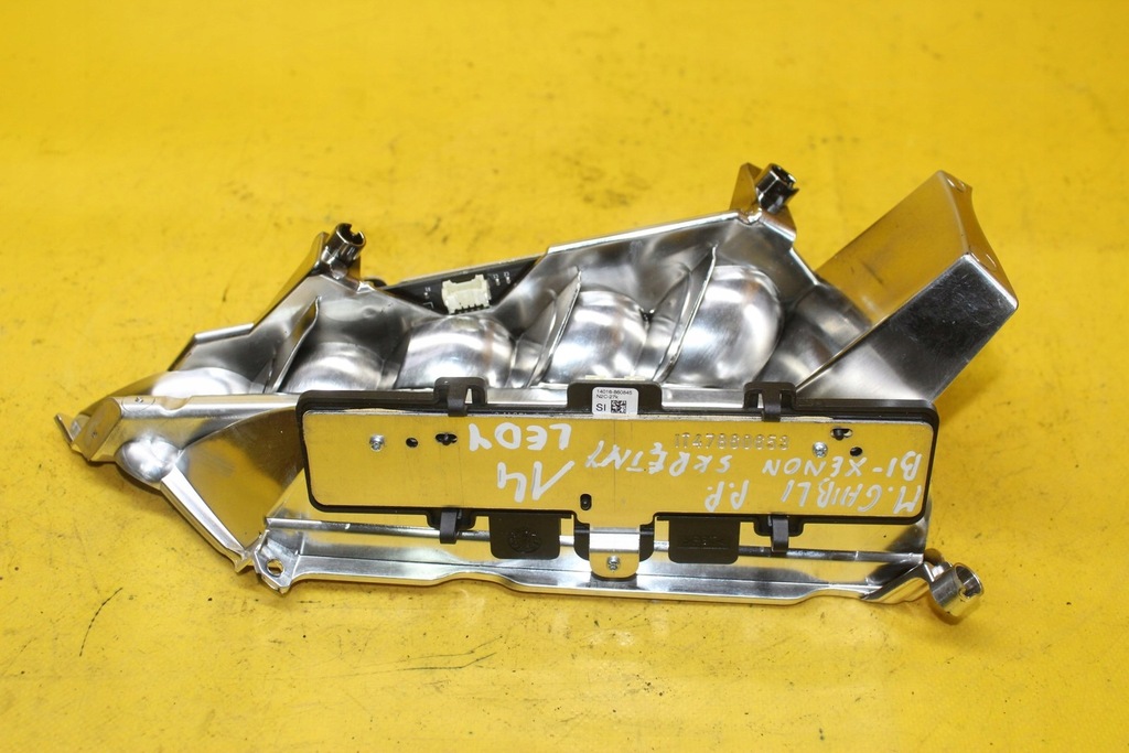 фото №7, Відбивач лампи bi-xenon правий перед maserati ghibli