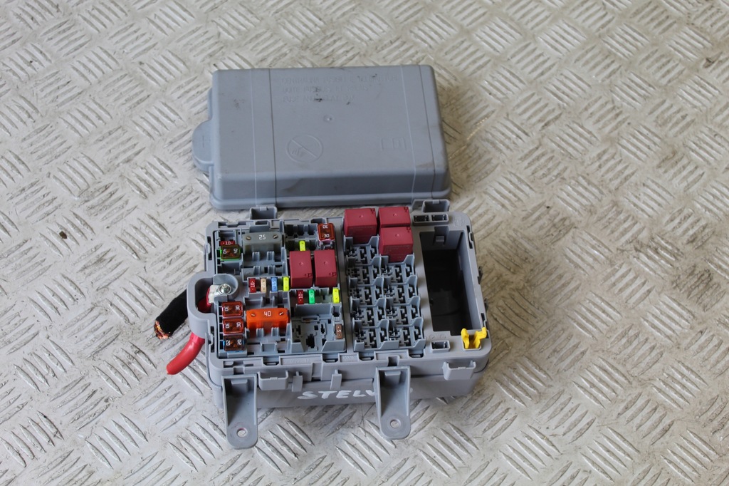 фото №1, Коробка запобіжників корпус stelvio