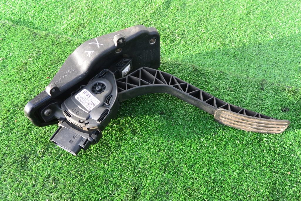 фото №1, Педаль газа потенциометр 2.2d jaguar xf x250