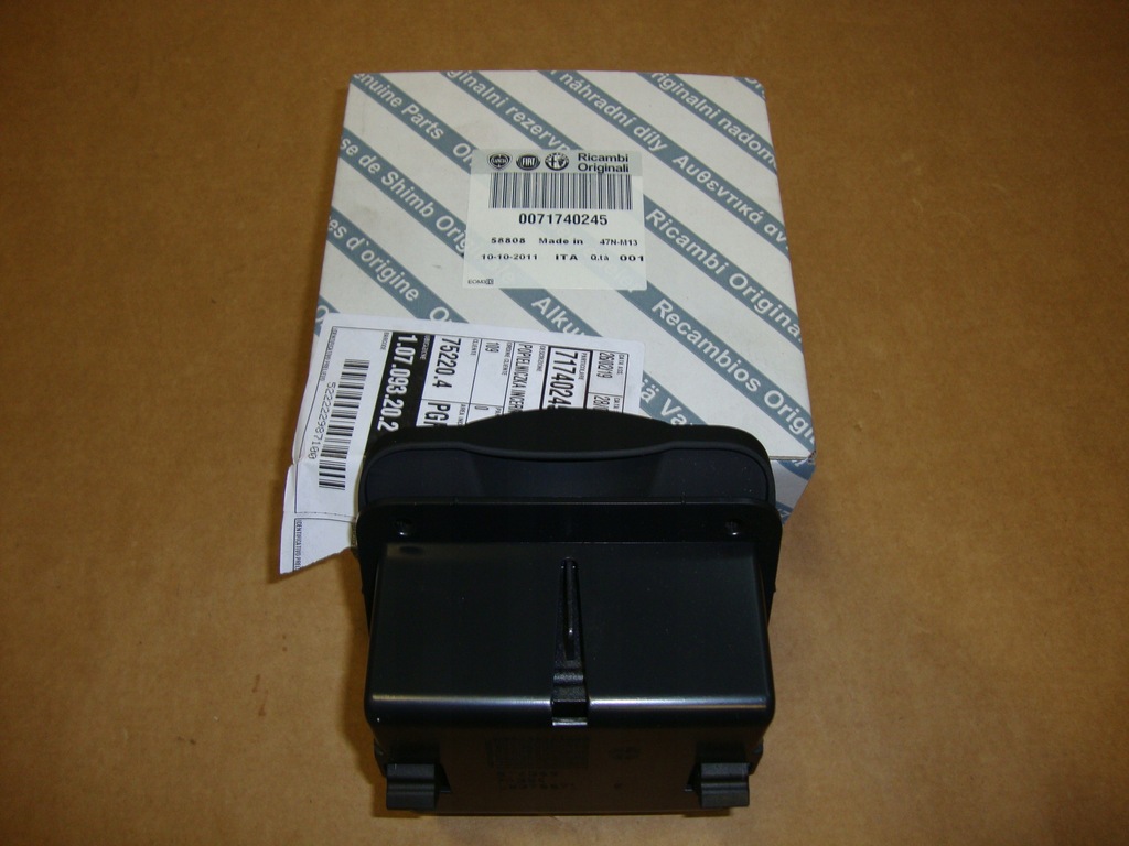 фото №3, Alfa romeo 159 пепельница w туннель задняя new oem