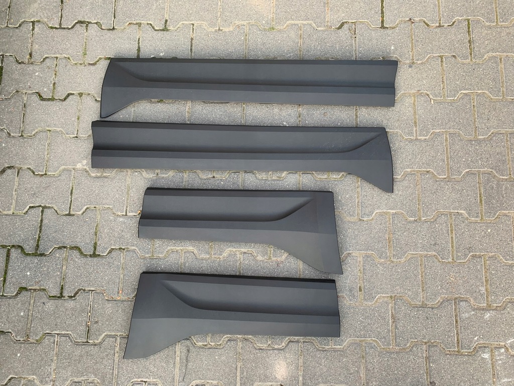 фото №1, Volvo xc40 дверь молдинг накладка левая правая