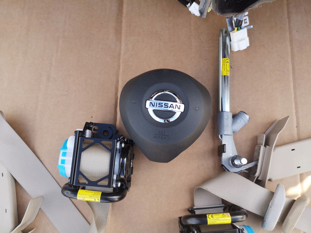 фото №11, Nissan x-trail t32 консоль aibag ремни комплект