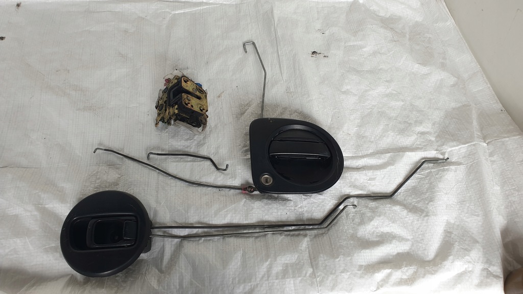 фото №1, Cabstar maxity 07- замок ручка дверь правая kpl