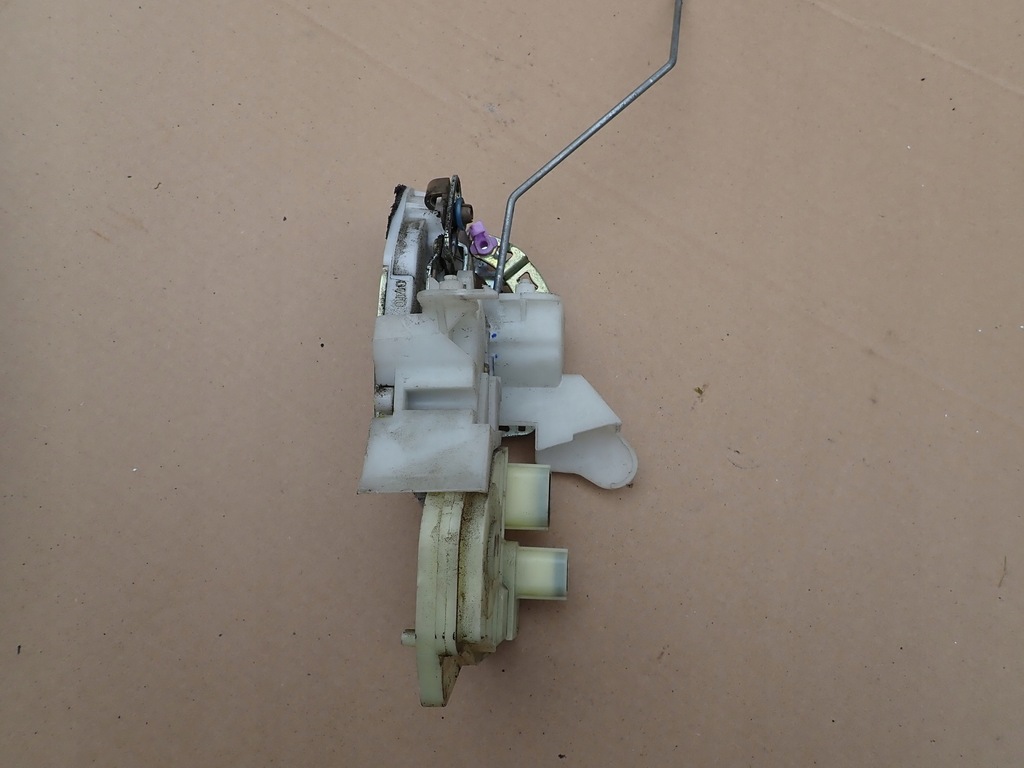 фото №1, Civic vii hb 5d 01-05 замок двері передній правий