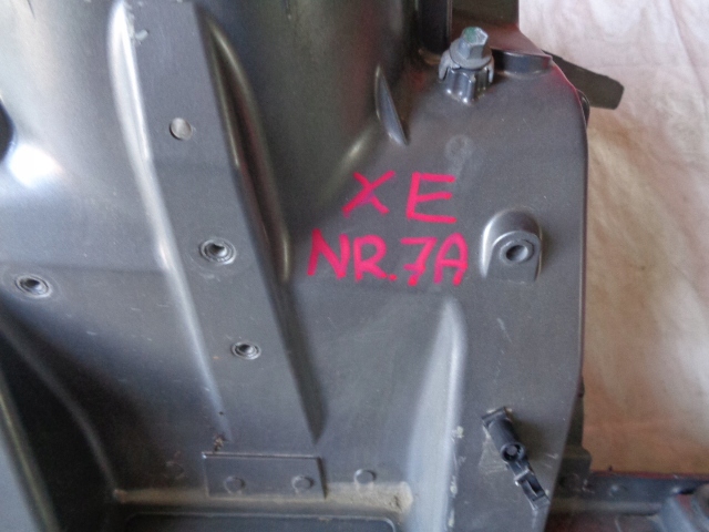 фото №6, Jaguar xe 15- лонжерон чверть права підкрилок