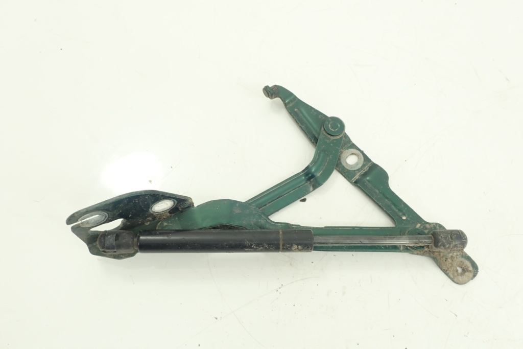 фото №1, Audi a4 b5 петли крышки багажника левый lz6l