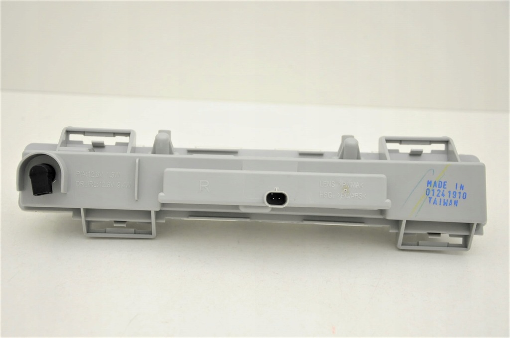 фото №3, Mercedes glk x204 2008- новый противотуманная фара правый led ^