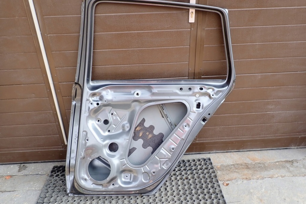 Дверь правое  задняя golf vii 7 sportsvan 510833312l Киев