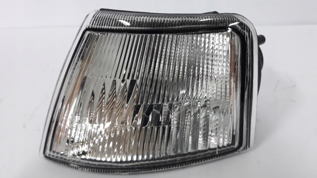 фото №1, Поворотник белый seat toledo 91-99 левый