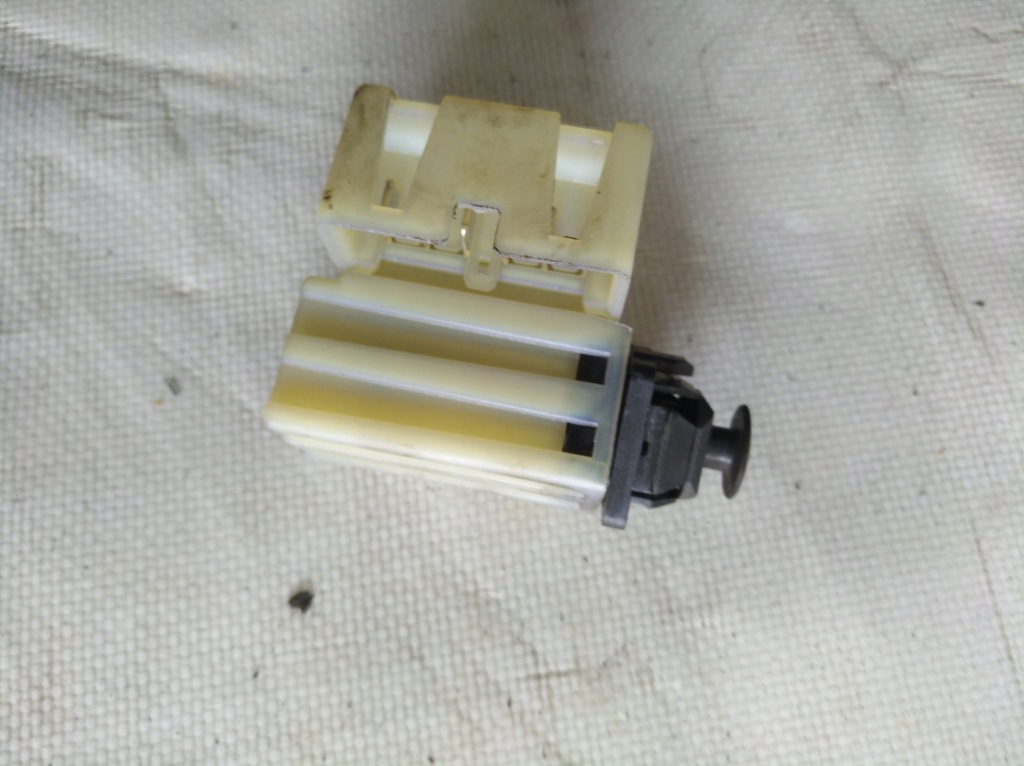 фото №1, Chrysler 300c кнопка датчик тормоза