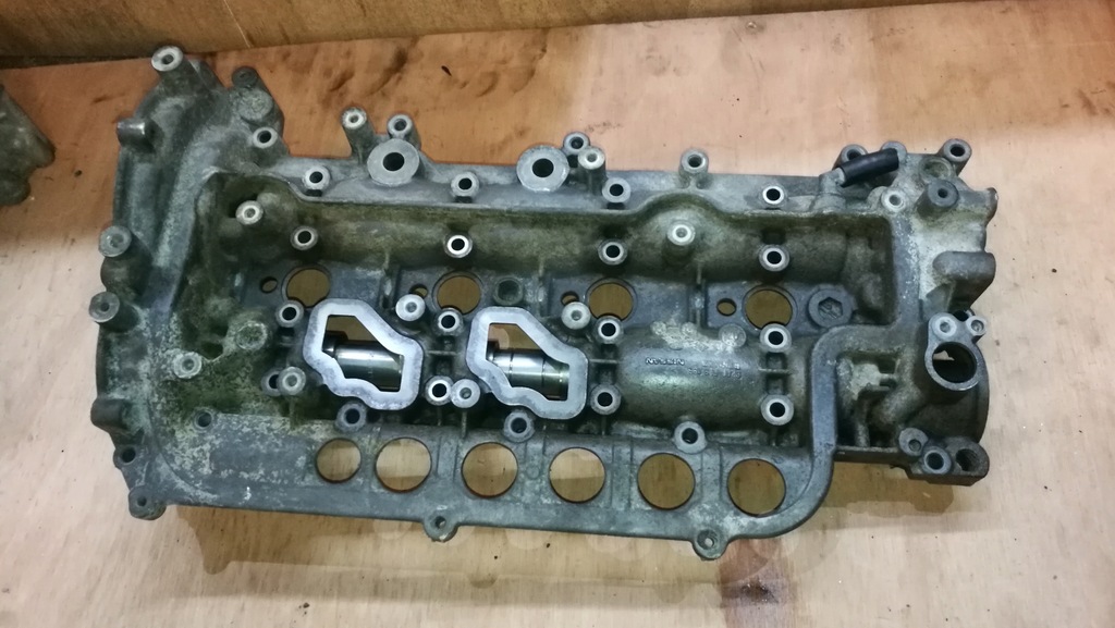 фото №10, Кришка клапанів trafic vivaro 2.0 вали розподільного валу