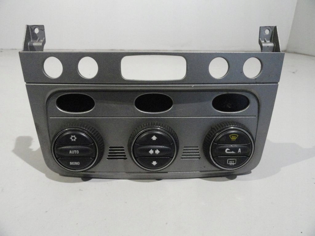 фото №1, Alfa romeo 147 панель обдув