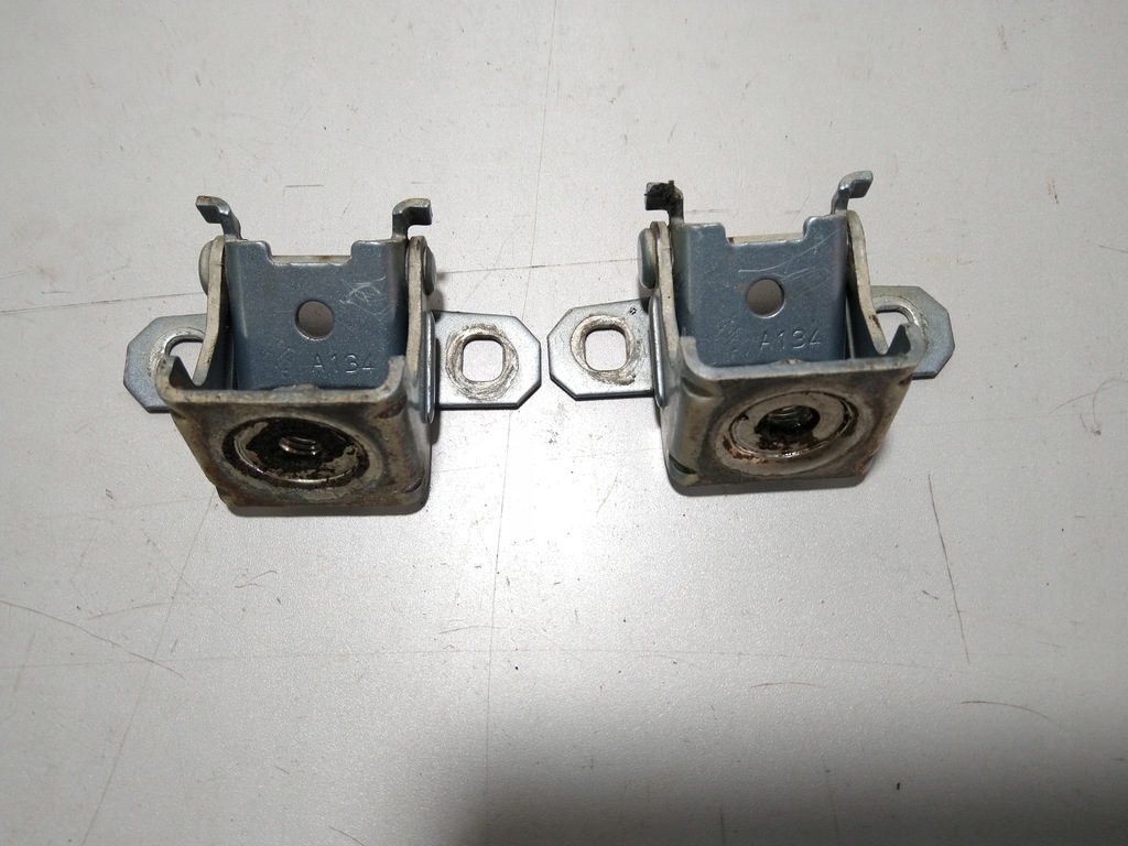 фото №3, Петля петлі кришки багажника alfa romeo 147 комплект 2szt