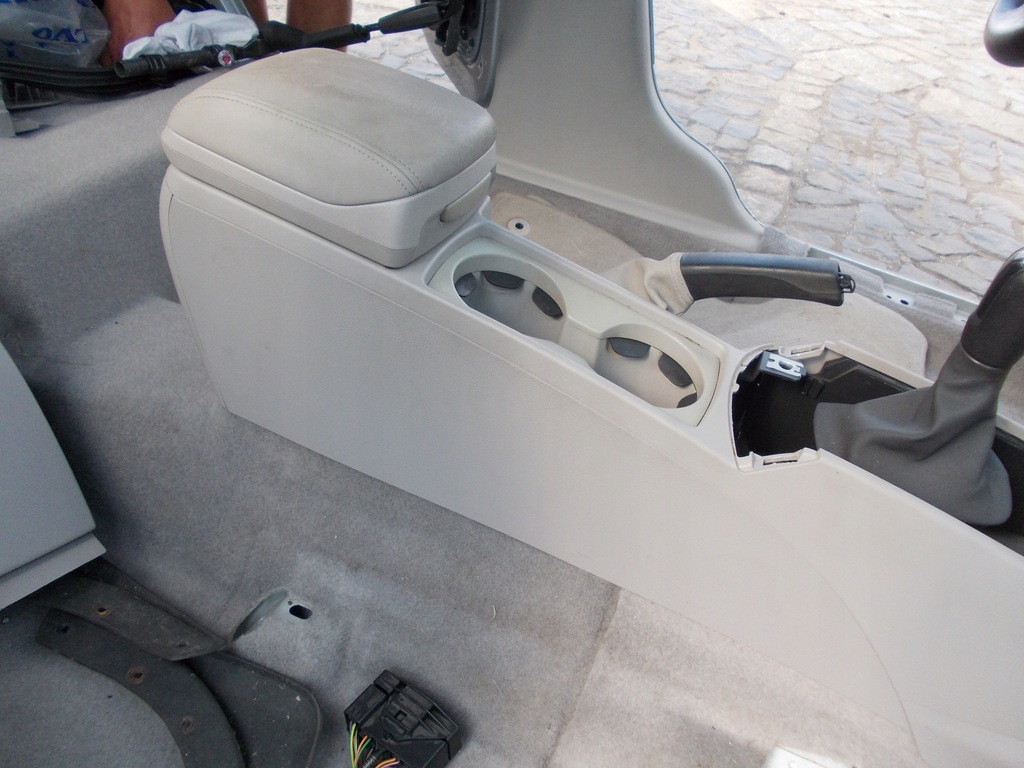 фото №6, Туннель средний volvo v50 04-12r. 2.0 d