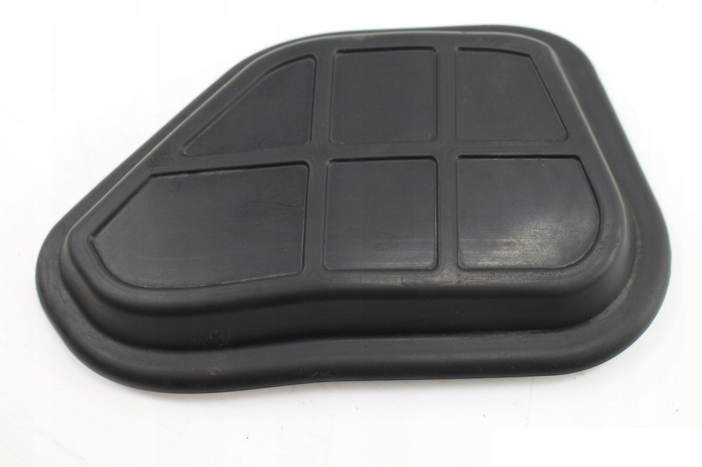 фото №1, Заглушка чашка амортизатора правая audi a4 b8 a5