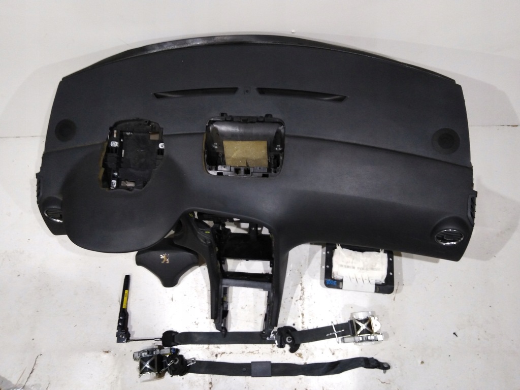 фото №5, Peugeot 5008 i приборная панель консоль подушка безопасности подушки безопасности ремни оригинал демонтаж