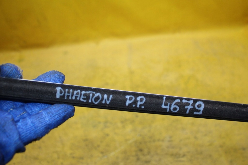 фото №8, Молдинг ущільнювач правий перед vw phaeton