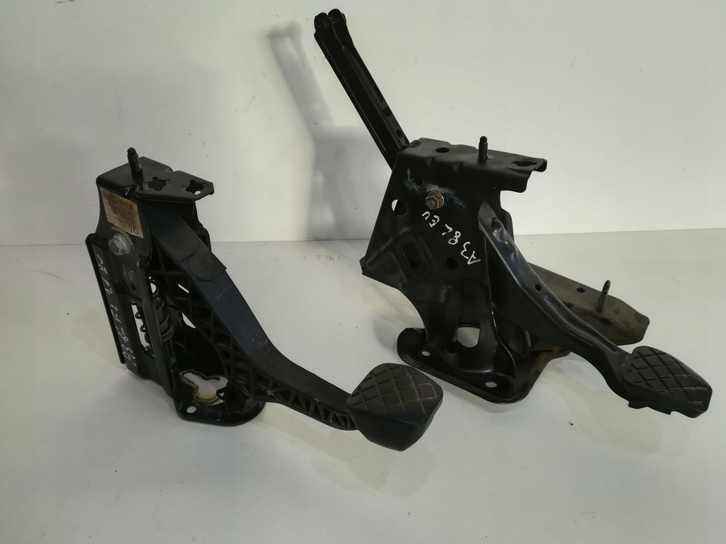 фото №1, Педаль сцепления тормоза europa audi a3 8l fl