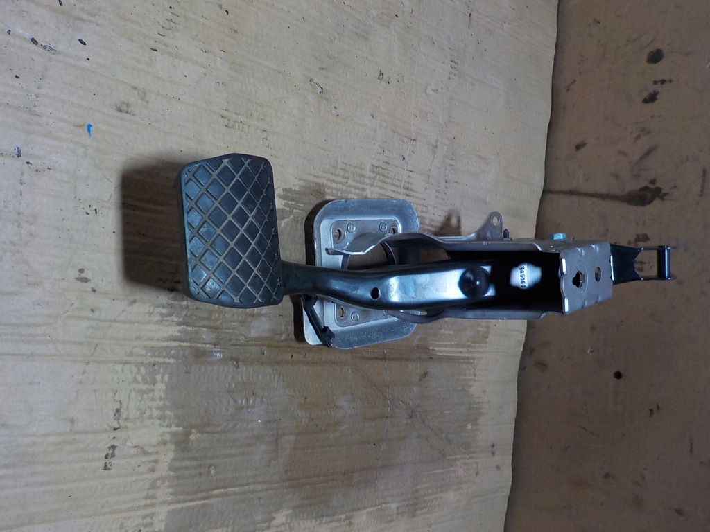 фото №4, Педаль тормоза vw passat b6 2.0 tdi 140km