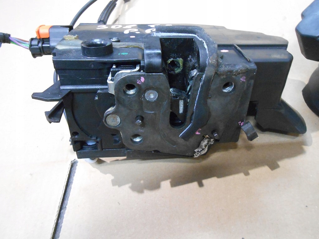 фото №6, Peugeot 308 t9 ii замок двері перед