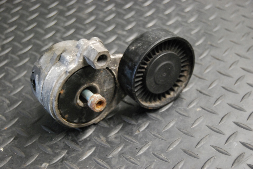 фото №1, Натяжитель ремень audi rs6 c5 4.2 bt 077903133e