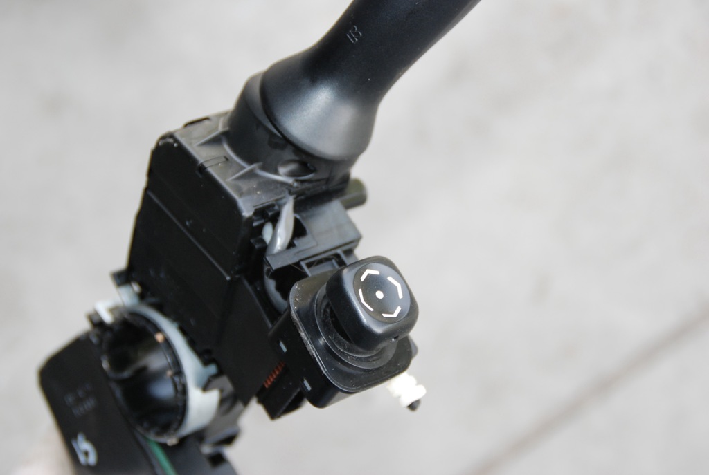 фото №3, Переключатель рычаг lexus is220 06